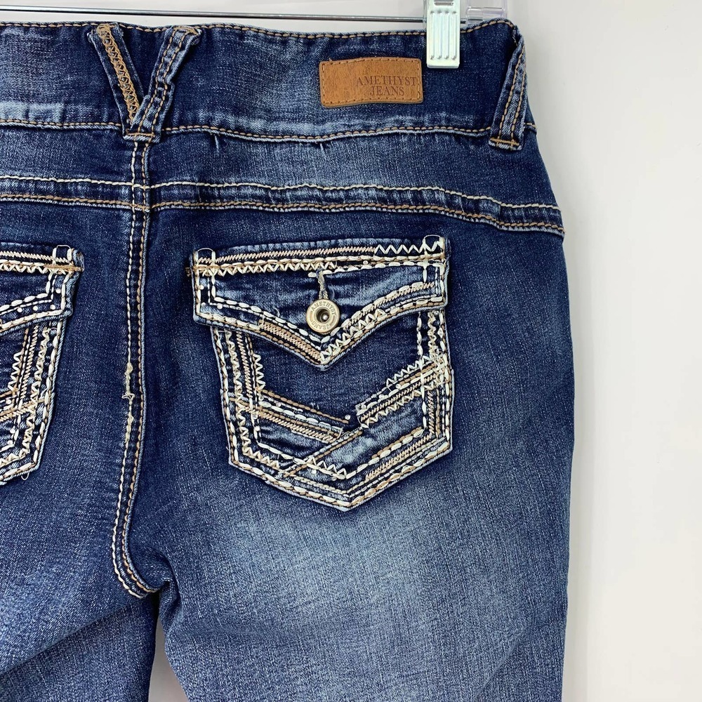 Amethyst Jeans Be Beautiful flap button crop jeans